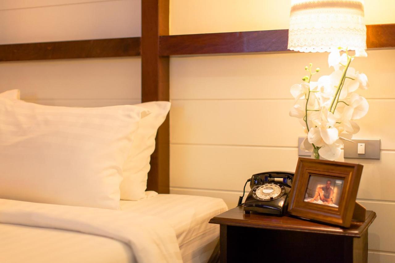 The Memory At On On Hotel Phuket Bagian luar foto