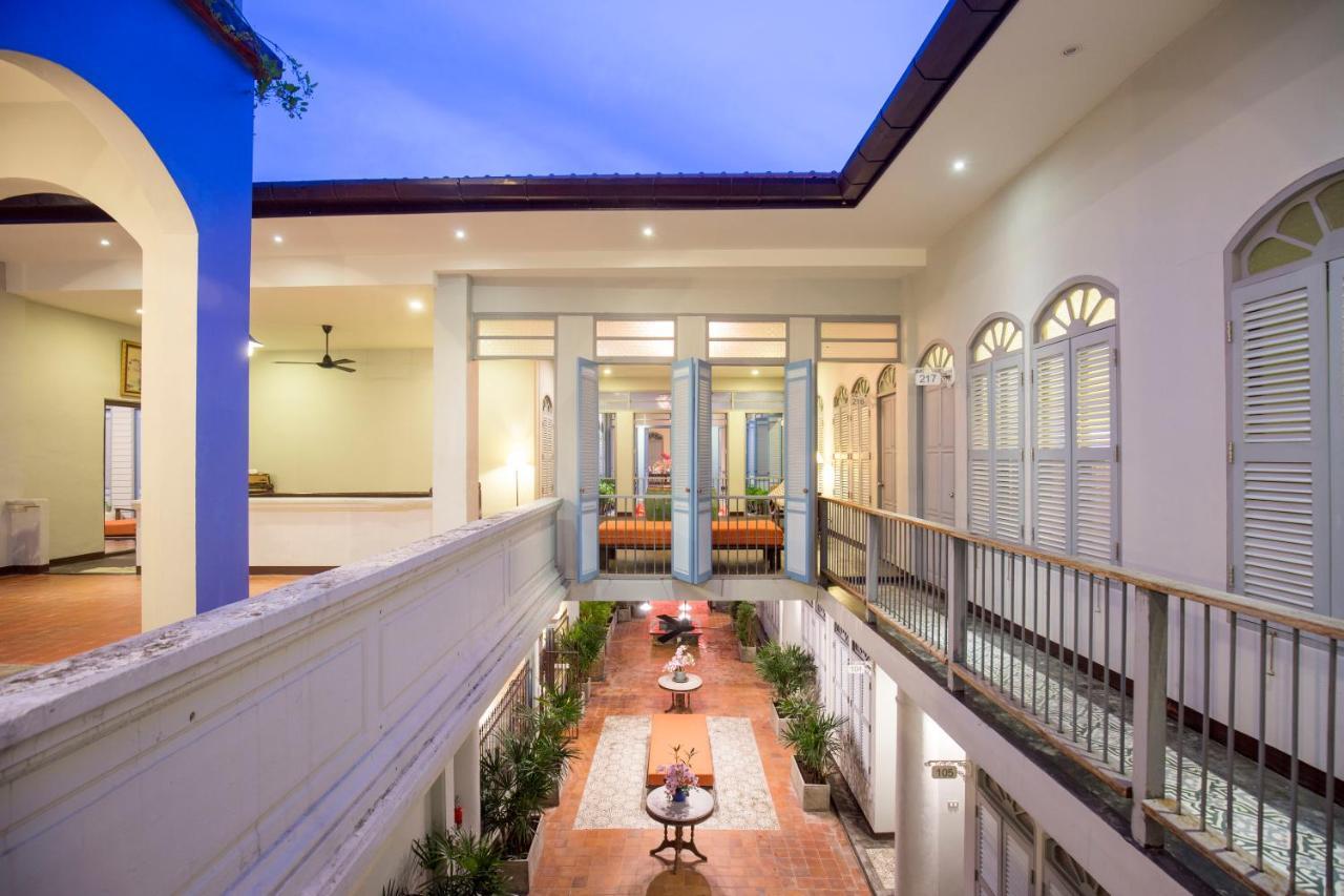 The Memory At On On Hotel Phuket Bagian luar foto