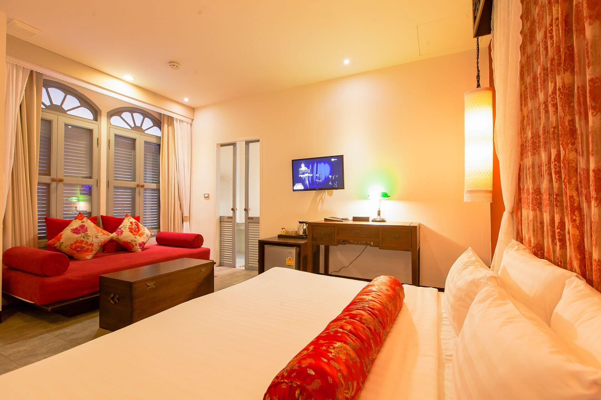 The Memory At On On Hotel Phuket Bagian luar foto