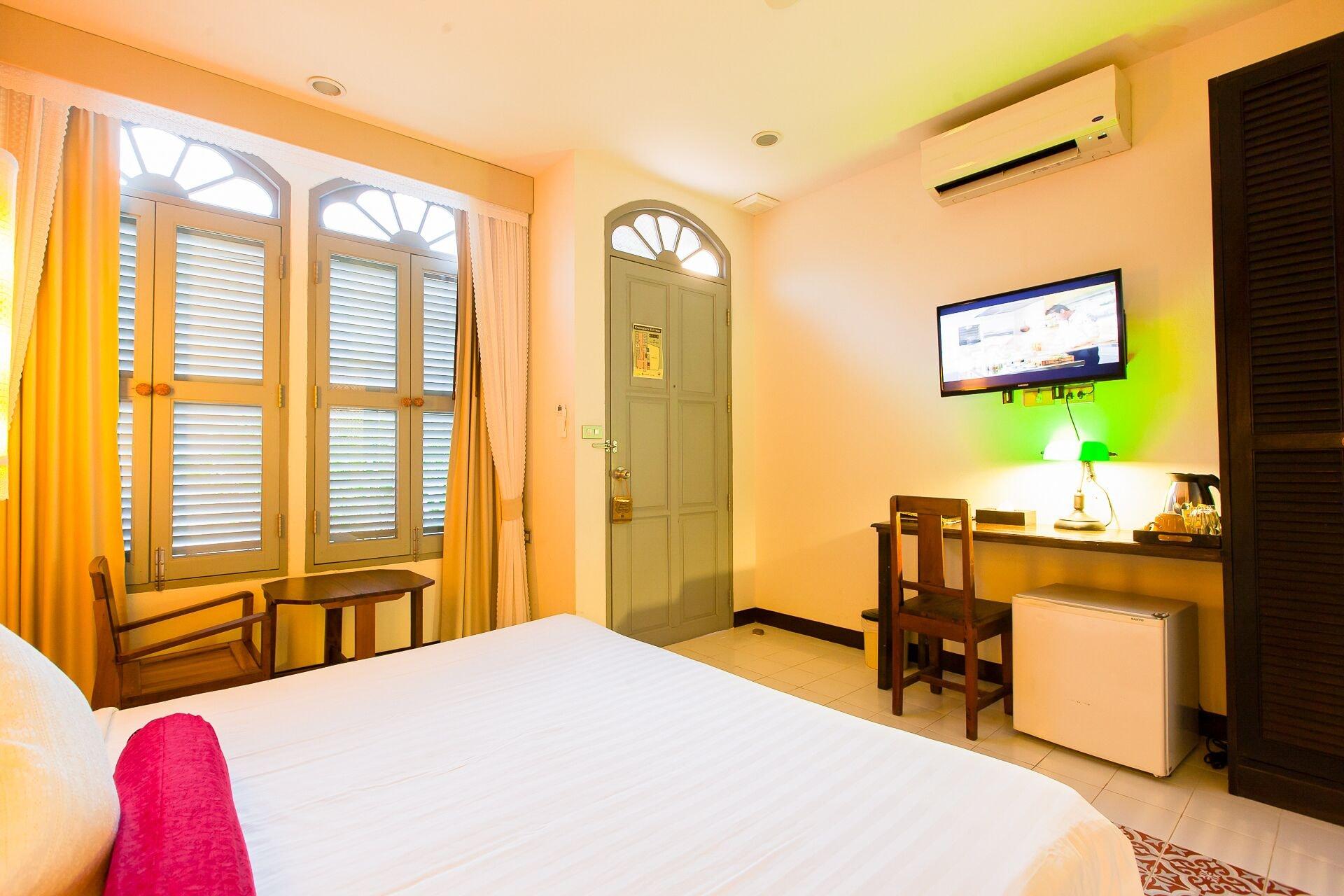 The Memory At On On Hotel Phuket Bagian luar foto