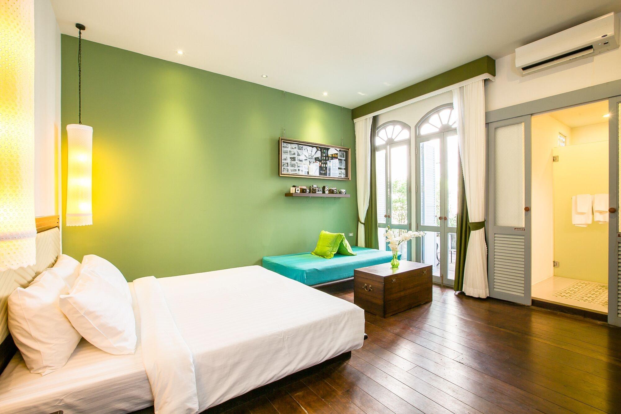 The Memory At On On Hotel Phuket Bagian luar foto