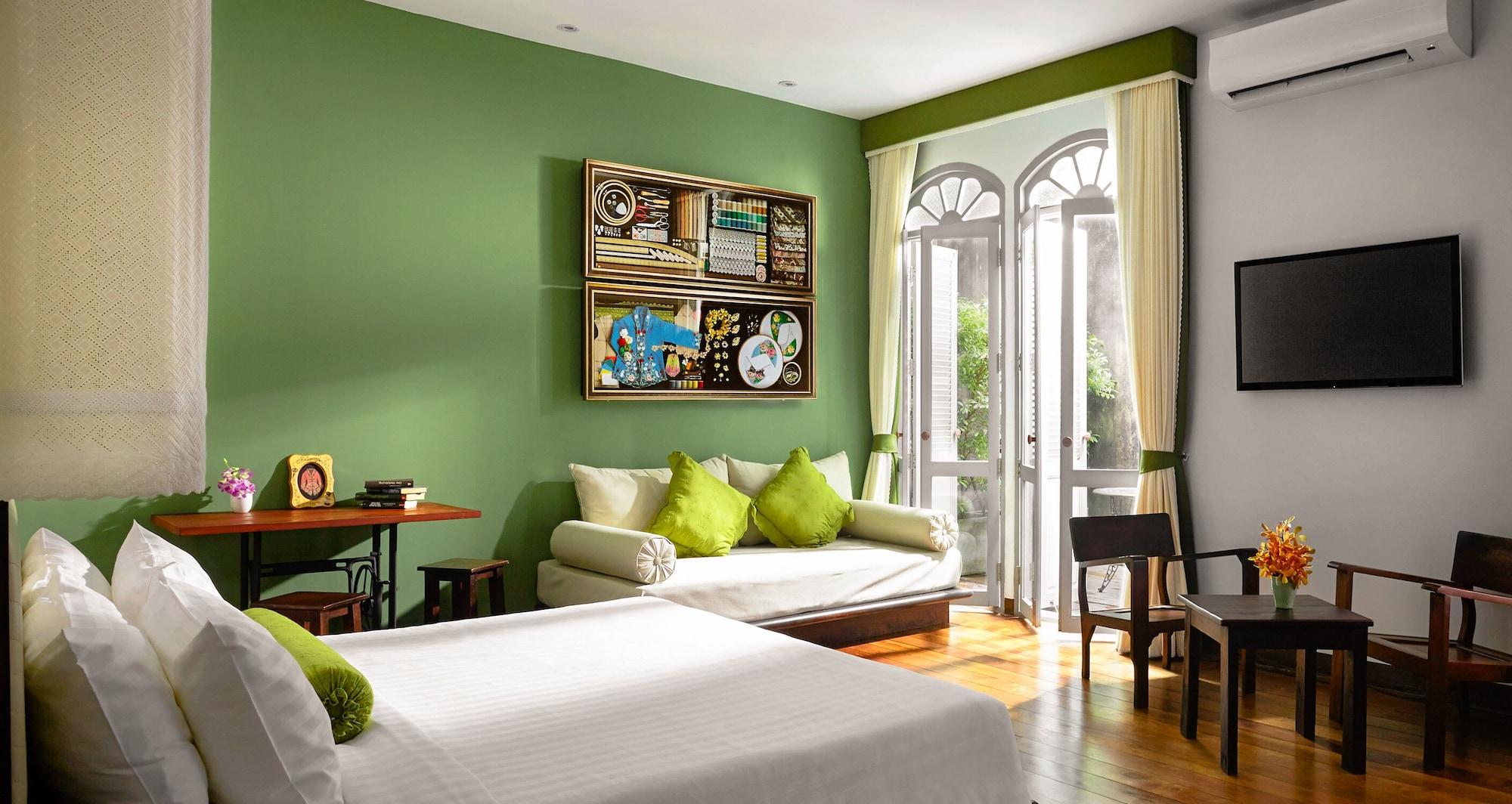 The Memory At On On Hotel Phuket Bagian luar foto