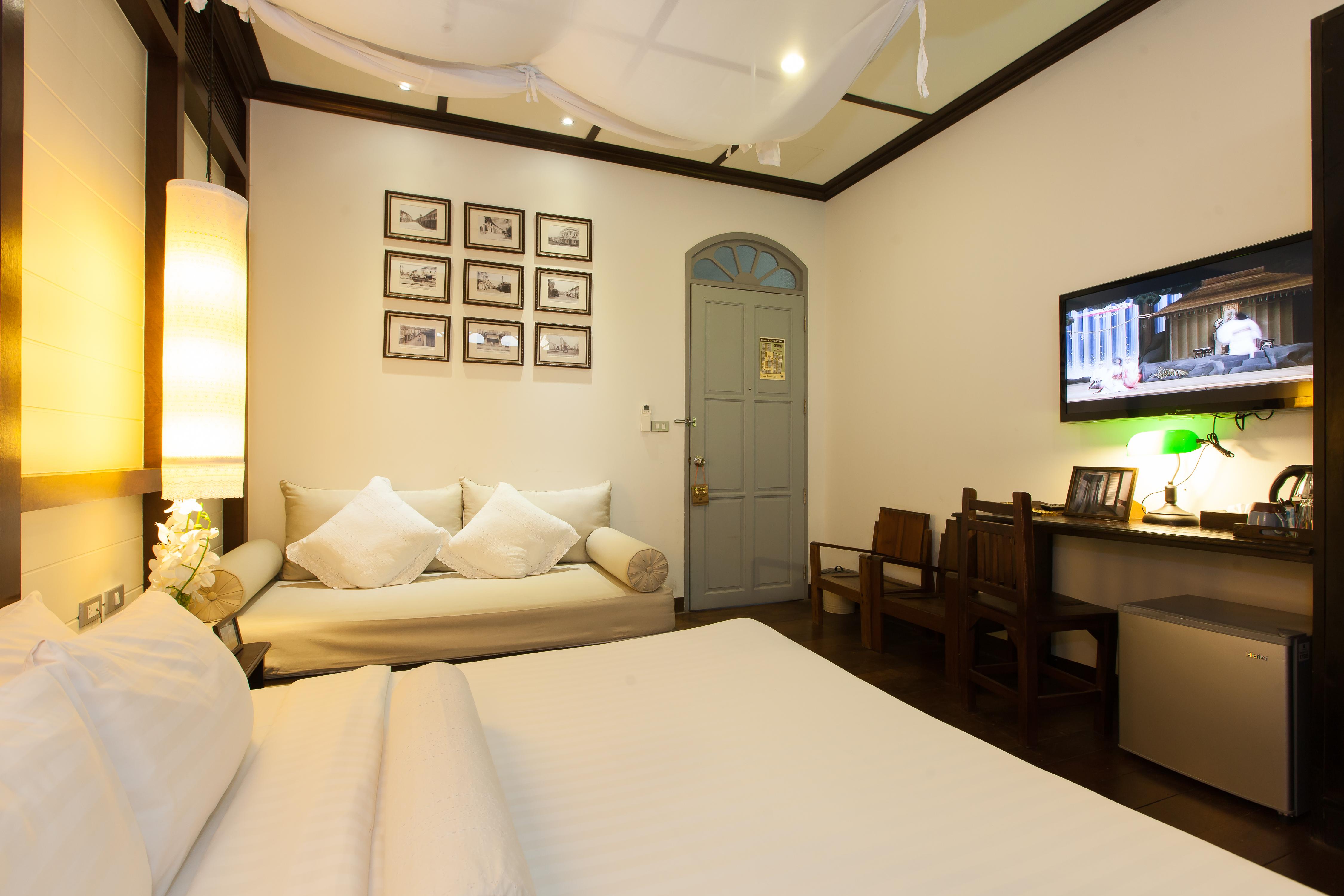 The Memory At On On Hotel Phuket Bagian luar foto